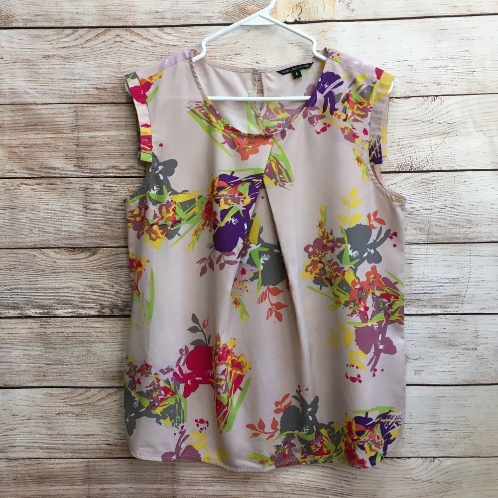 VIEW BY WALTER BAKER FLORAL TOP‎